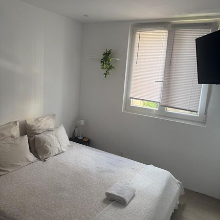 Privat Room In Private Security Residence With Free Parking, 1 Minute From Tramway, 9 Minutes From De Center, Accessible All Transports Ницца Экстерьер фото